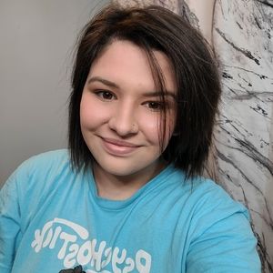 Meet your Posher, Kendra